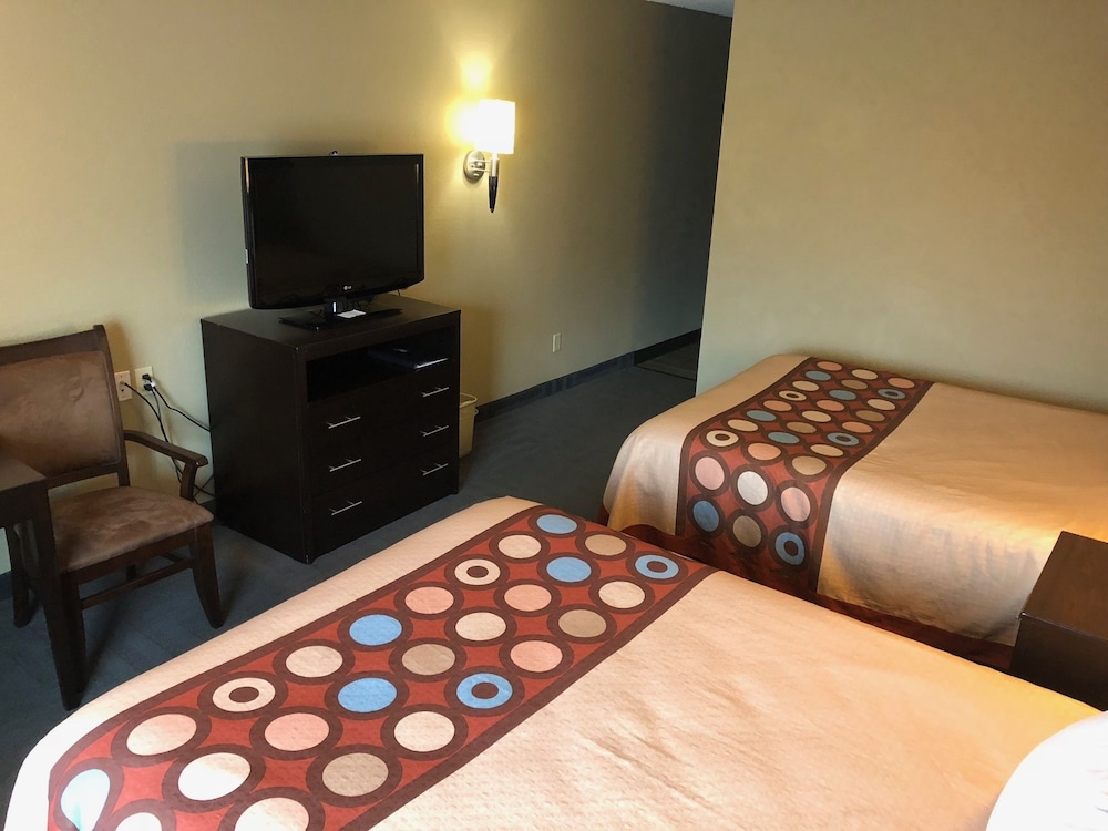 Super 8 by Wyndham LaGrande 27/36