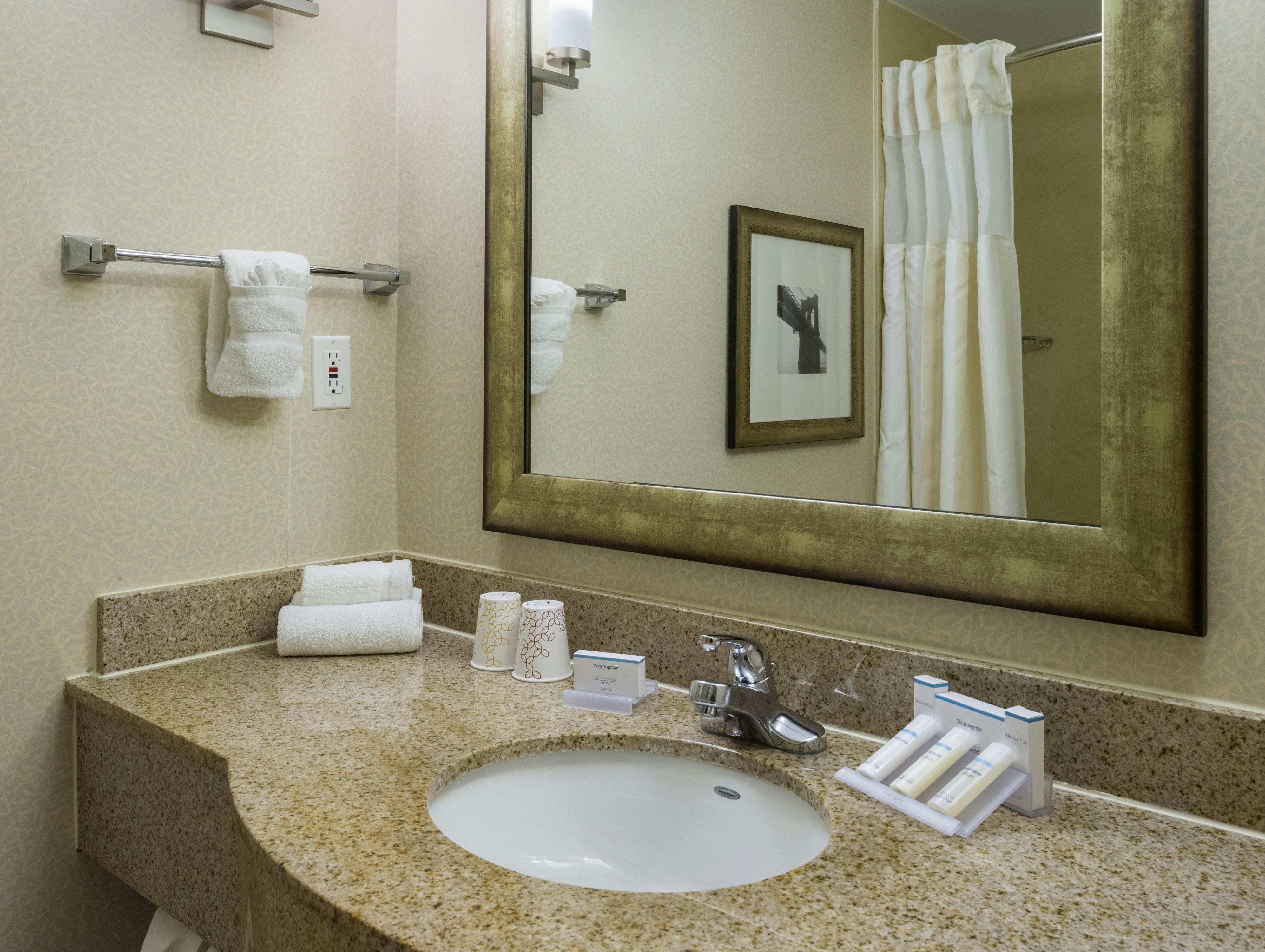 room, 2 double beds, jetted tub
