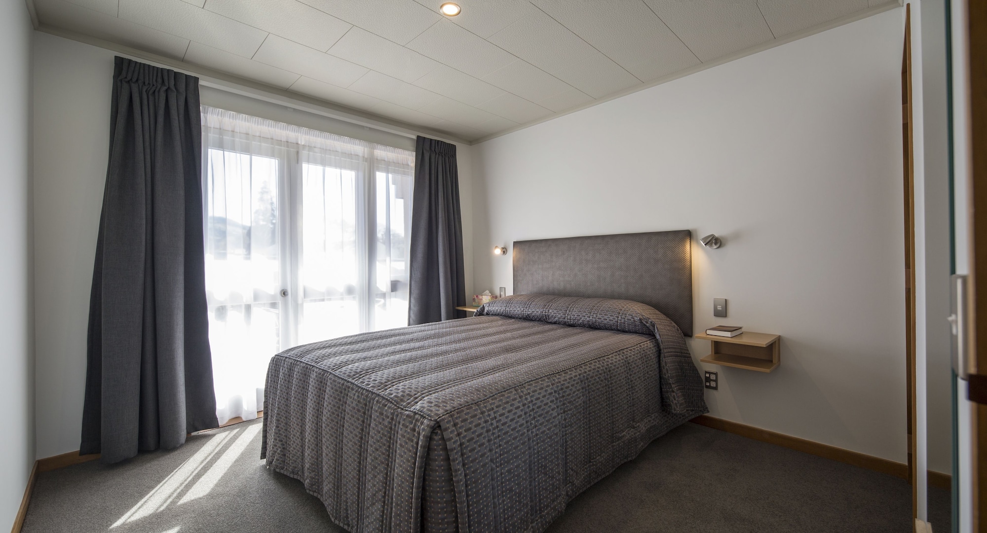 1 BEDROOM, APARTMENT, TWIN BEDS