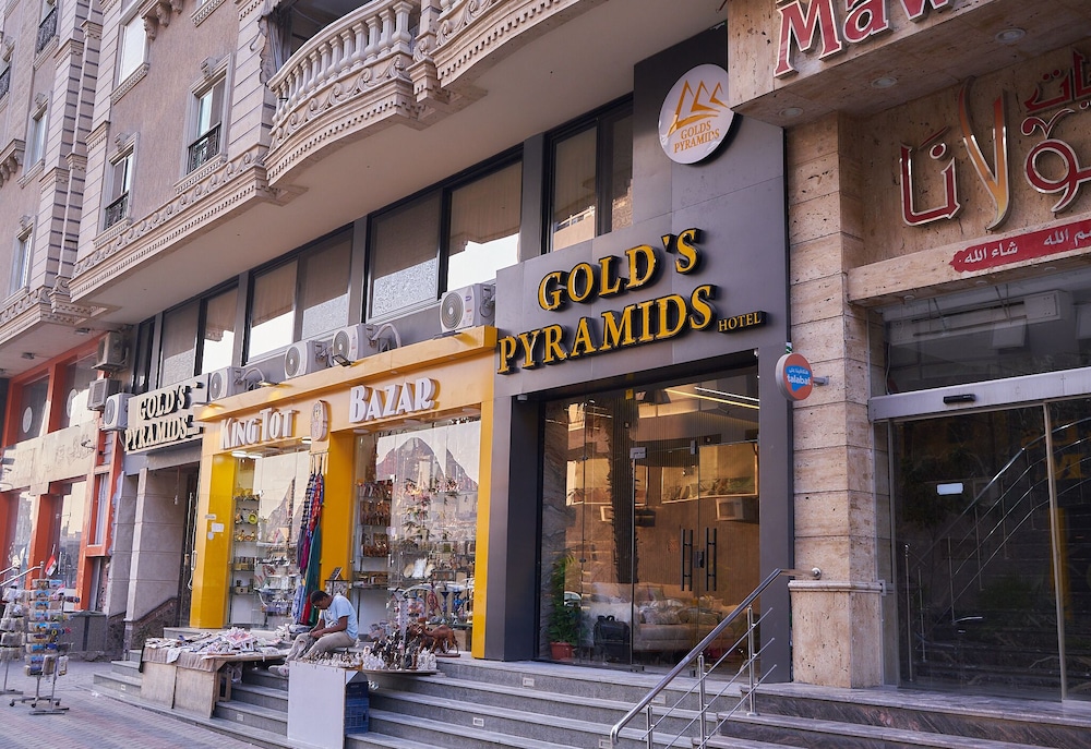Gold’s Pyramids Hotel in GIZA