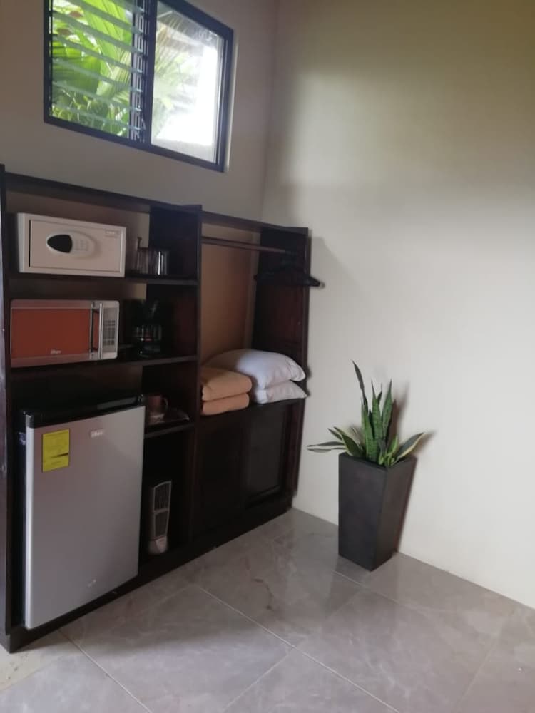 Arenal Lodge 8/73