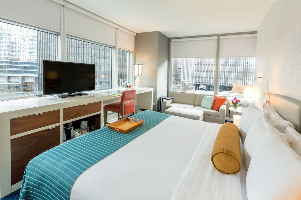 Kinzie Hotel 11/39
