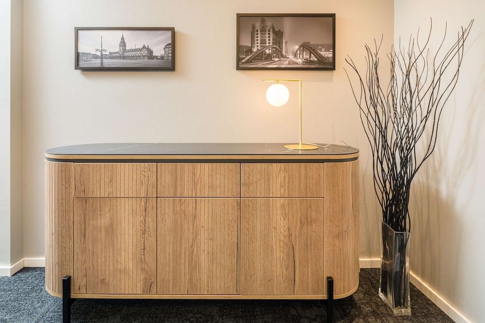 Radisson Blu Hotel, Hamburg Airport 10/66