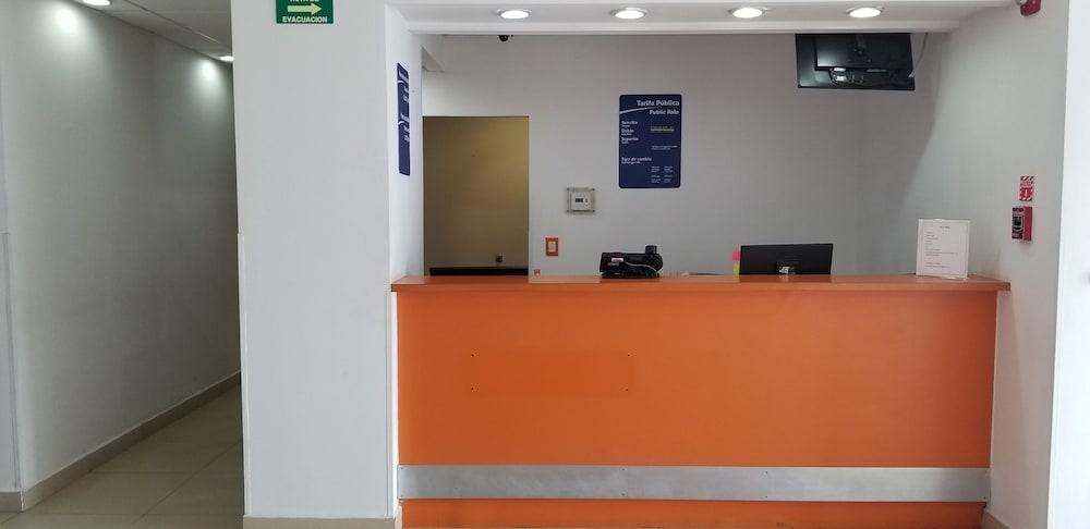 Hotel Tecnologico Norte 4/22