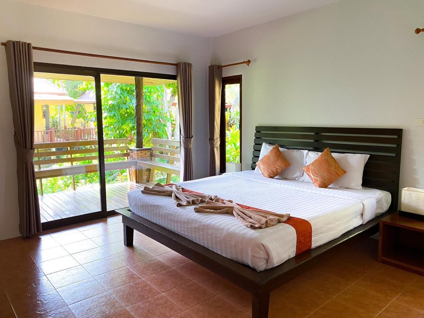 Room, Double Bed, Canal Side