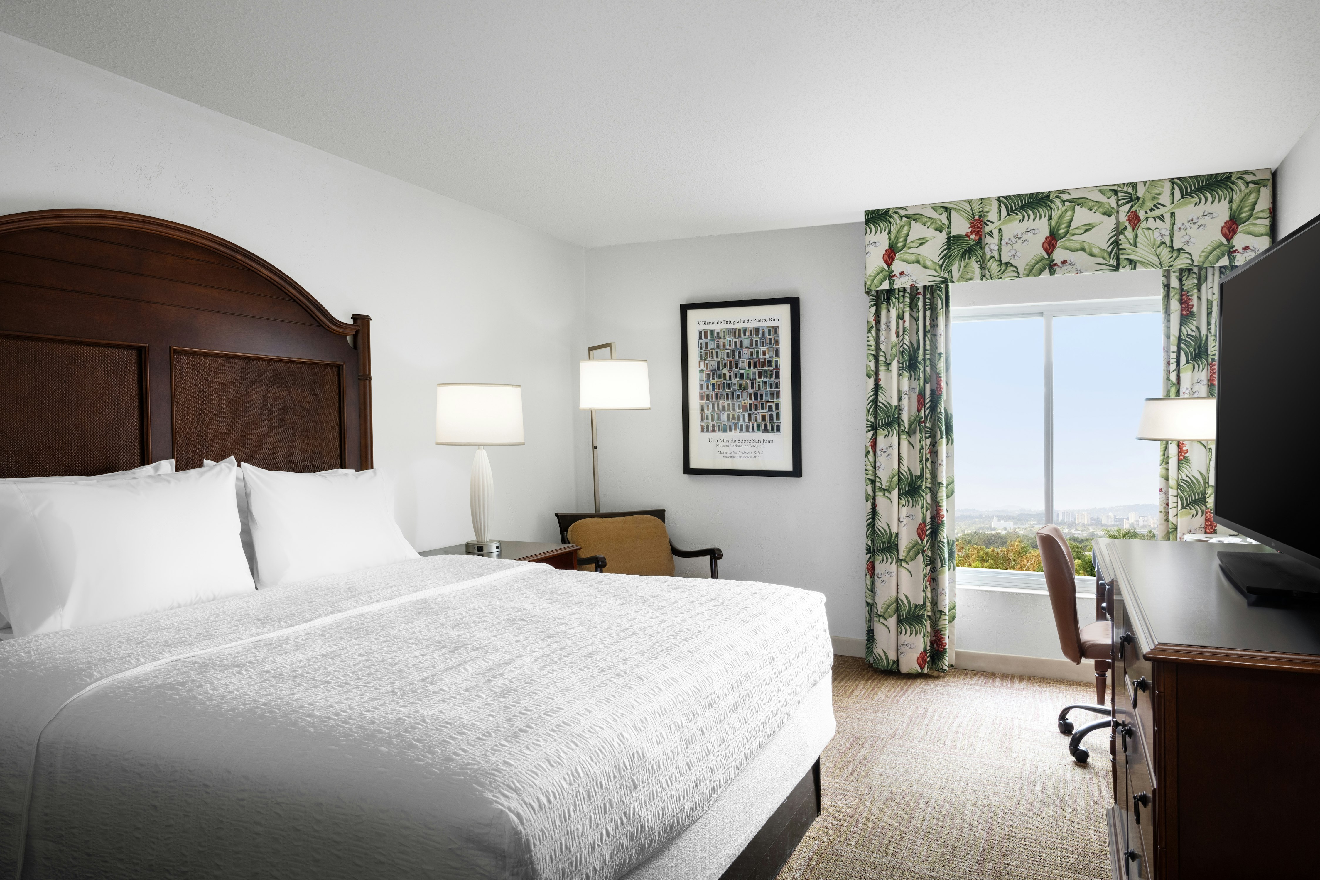 SUITE, KING BED, POOL VIEW