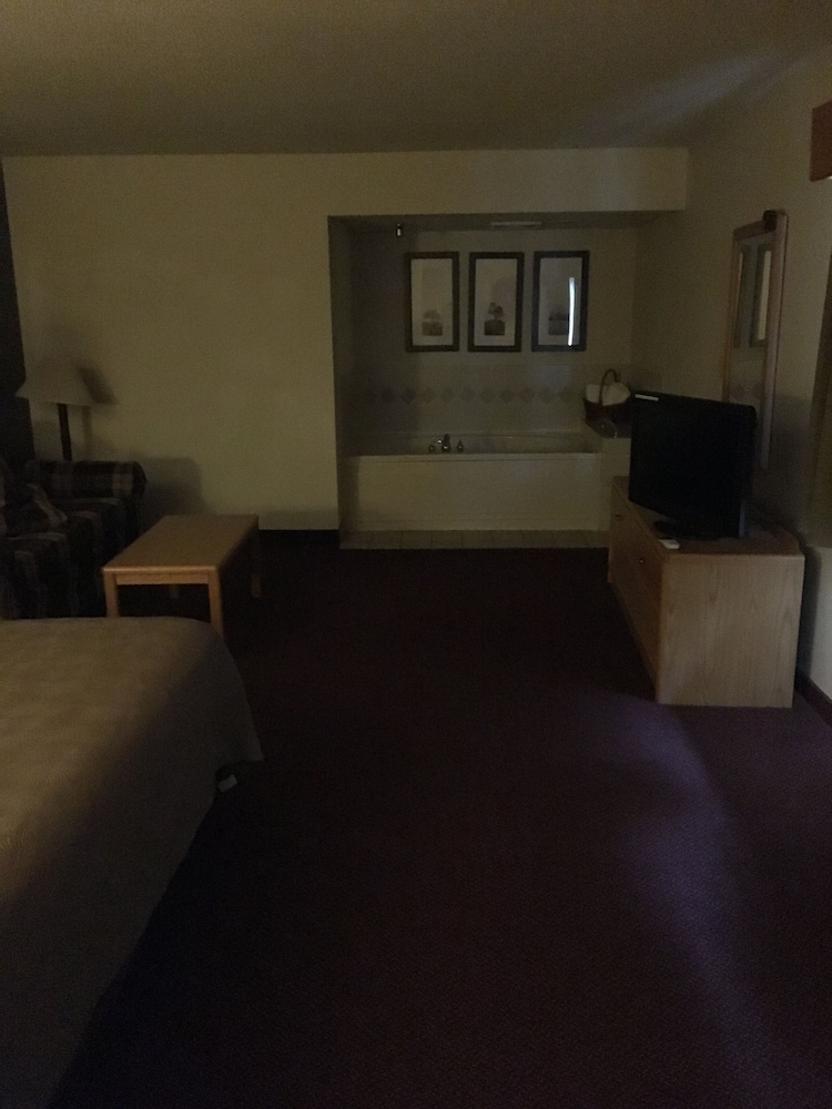 Mooselake Lodge 20/30