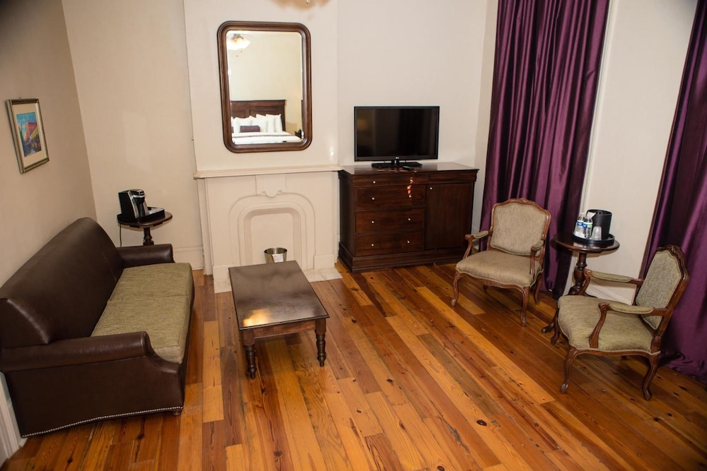 Inn On St Ann 31/34