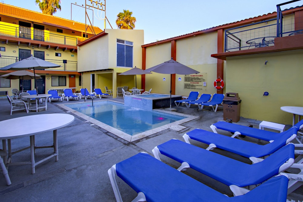 Hotel La Pinta 59/61