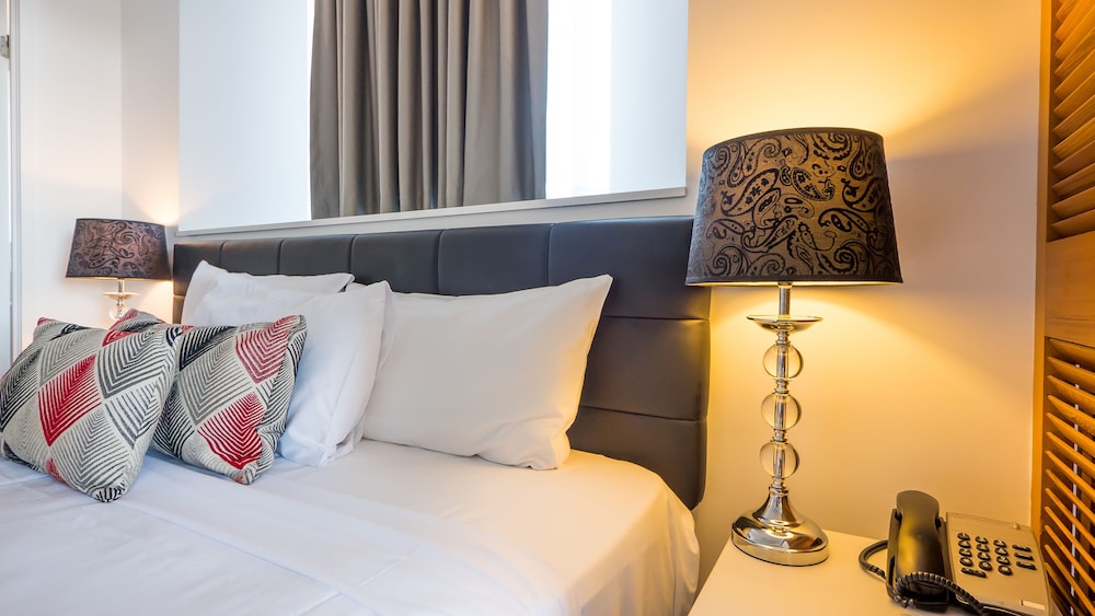 Broadbeach Savannah Hotel And Resort 45/80