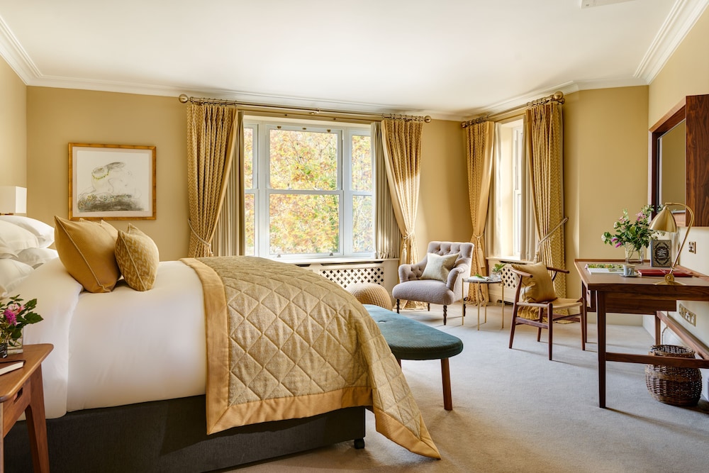 Suite, Falls View