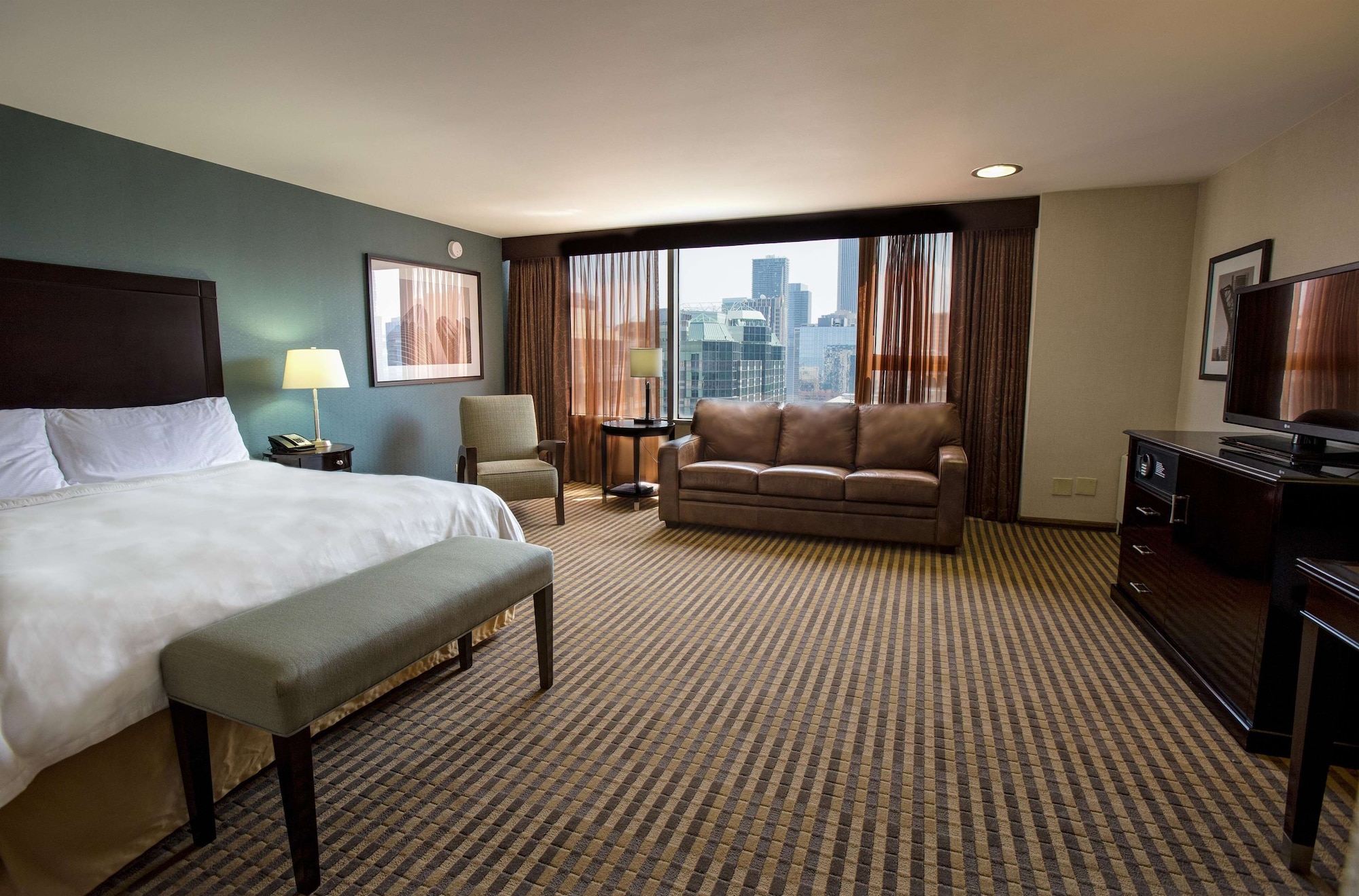 ROOM, KING BED, ACCESSIBLE