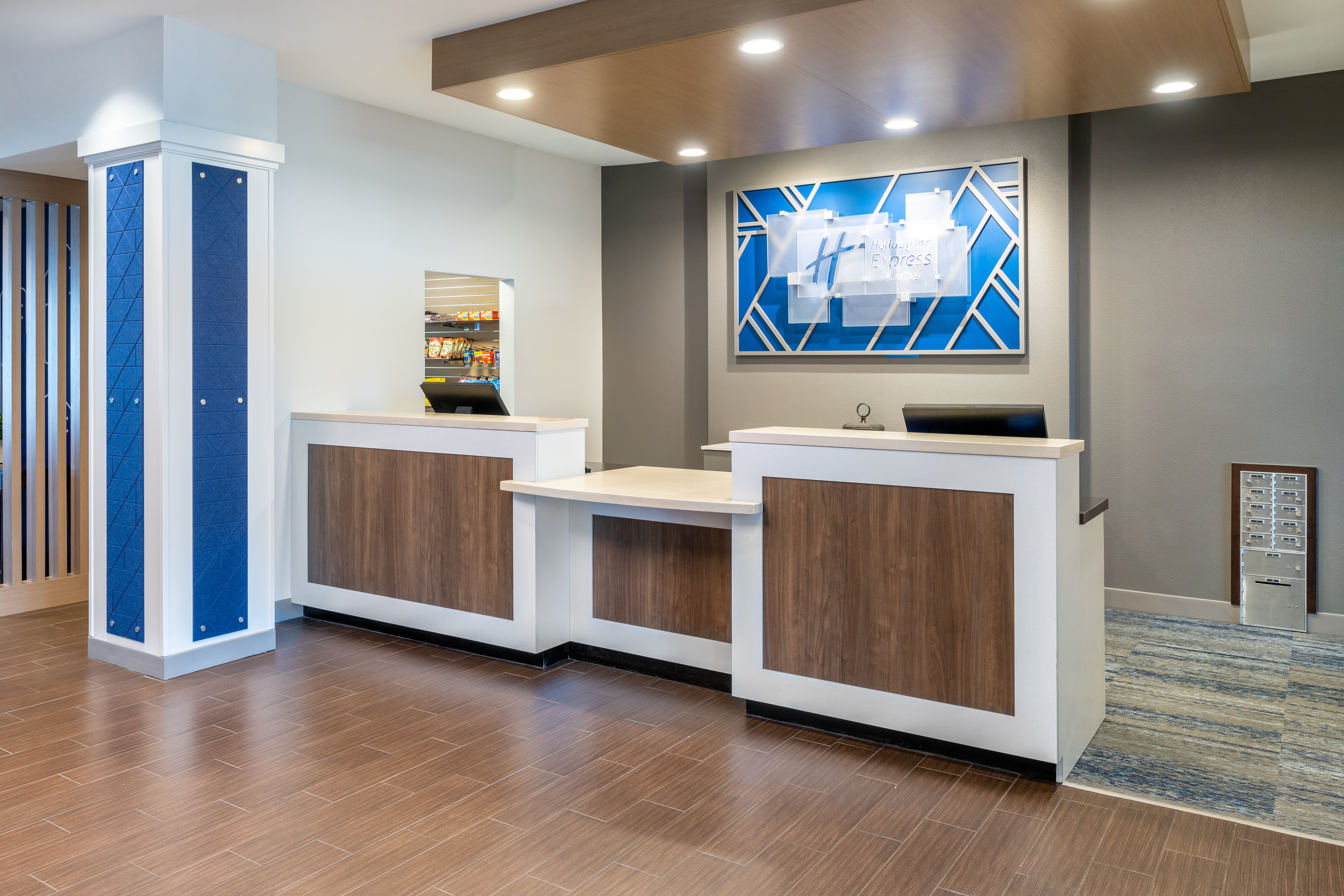 Holiday Inn Express Suites Colorado Springs First Main 4/28