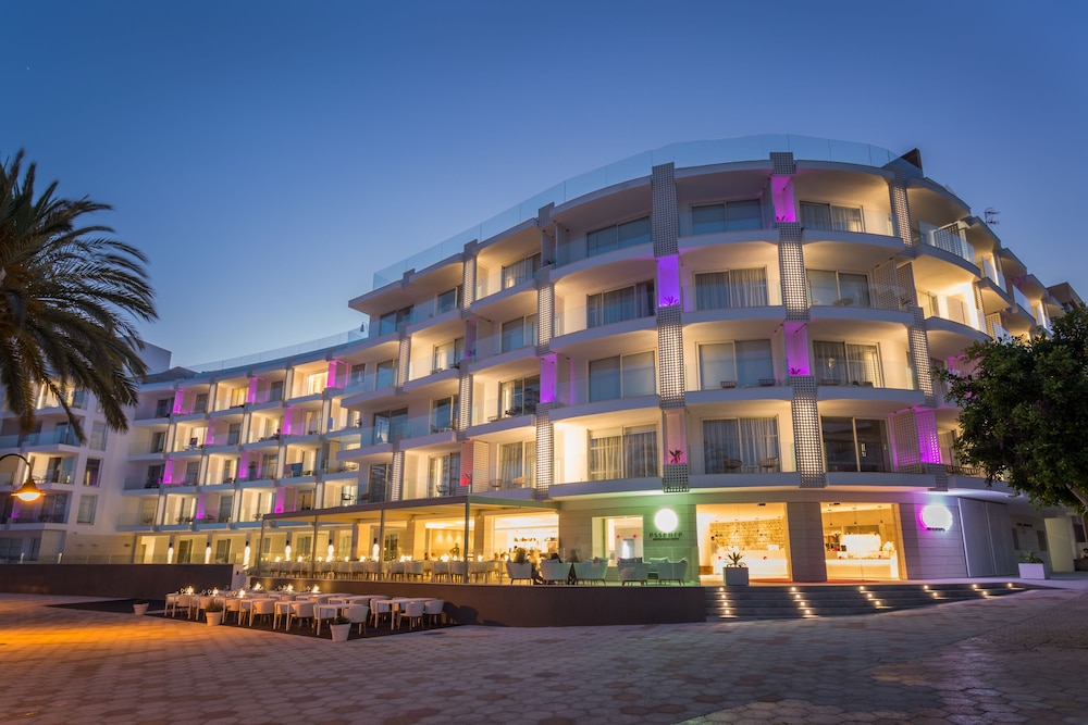 One Ibiza Suites 1/50