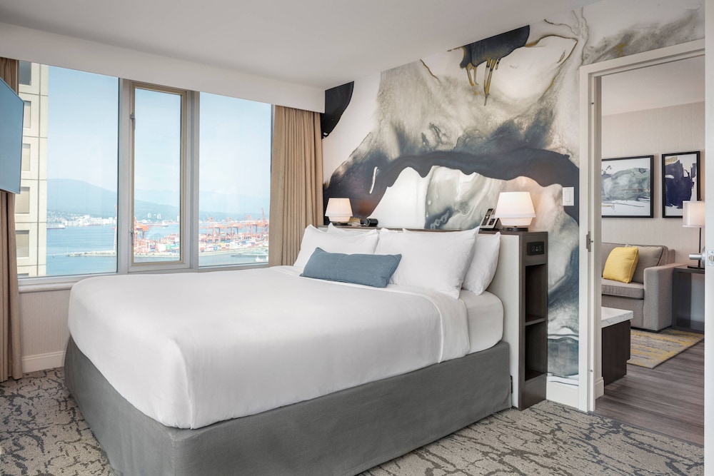 Delta Hotels by Marriott Vancouver Downtown Suites 9/49