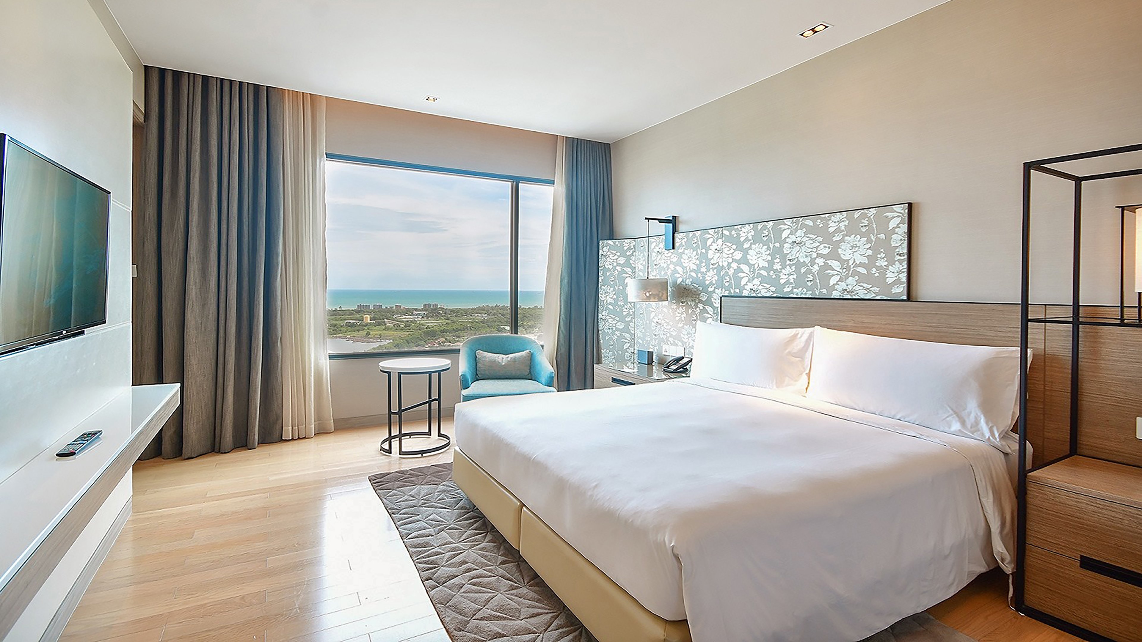 Holiday Inn & Suites Rayong City Centre 32/77