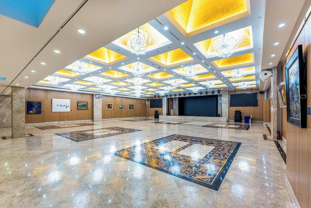 A C Art Museum Hotel Beijing 10/50