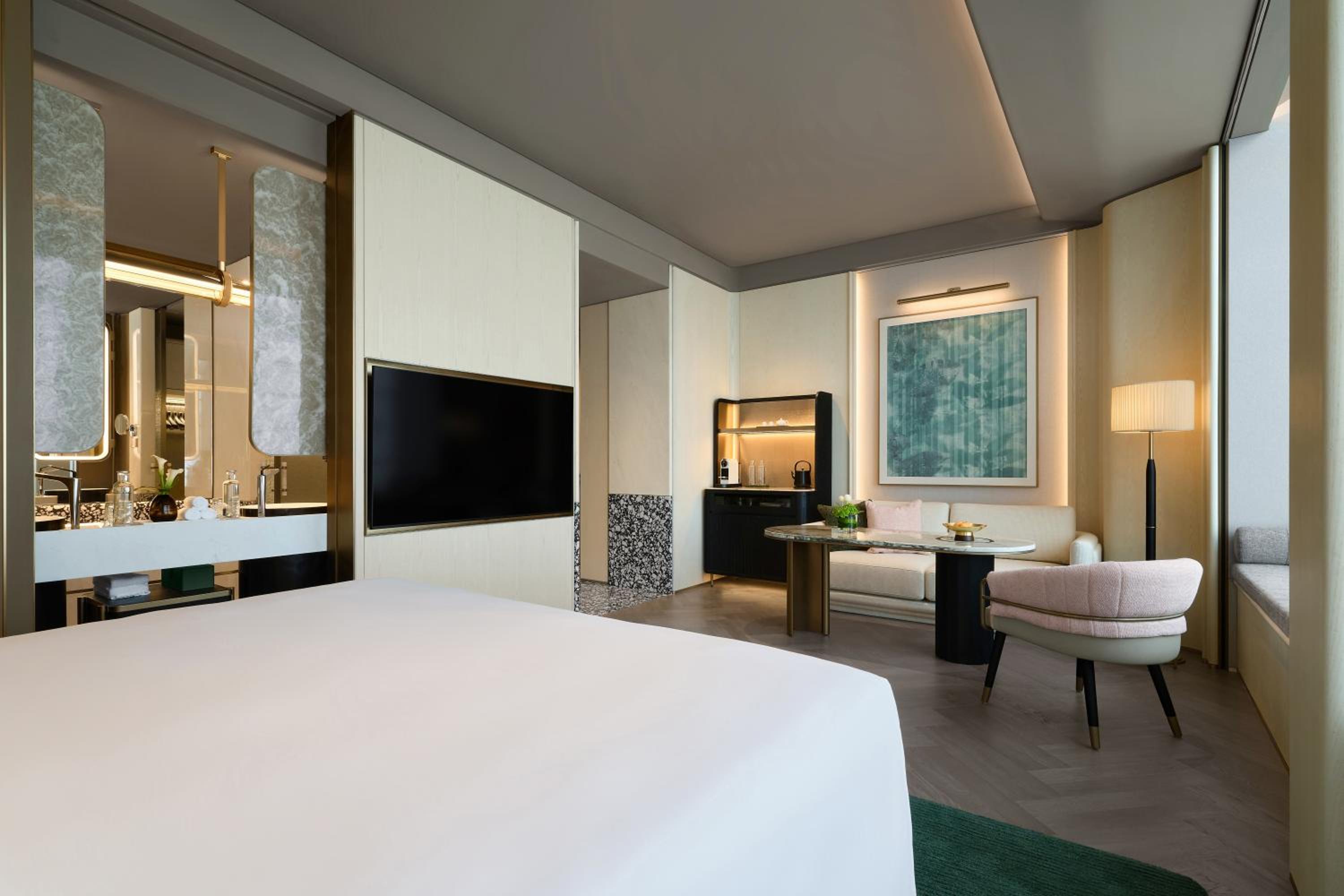 FAIRMONT, DELUXE, KING BED