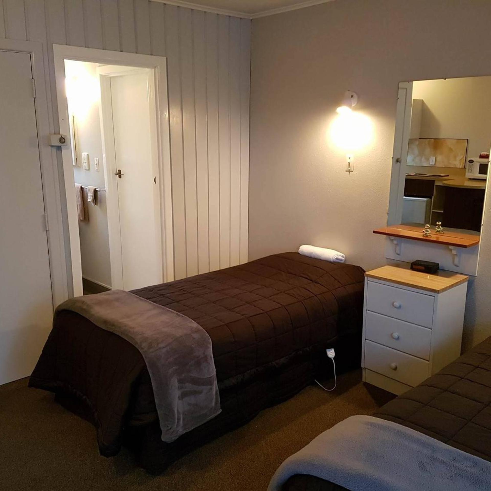 Camberley Court Motel 10/26