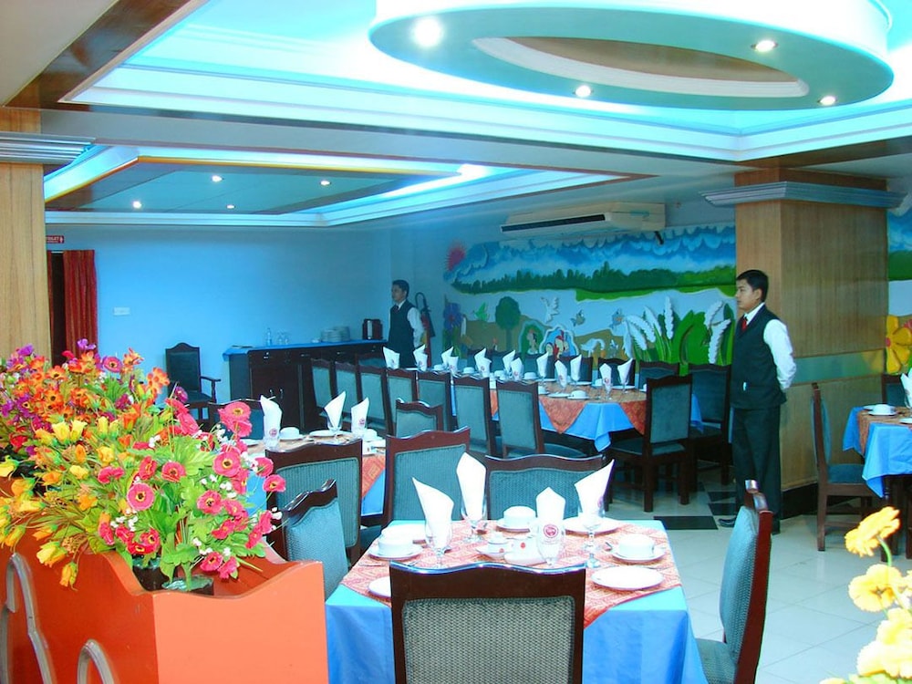 Grand Prince Hotel 37/49