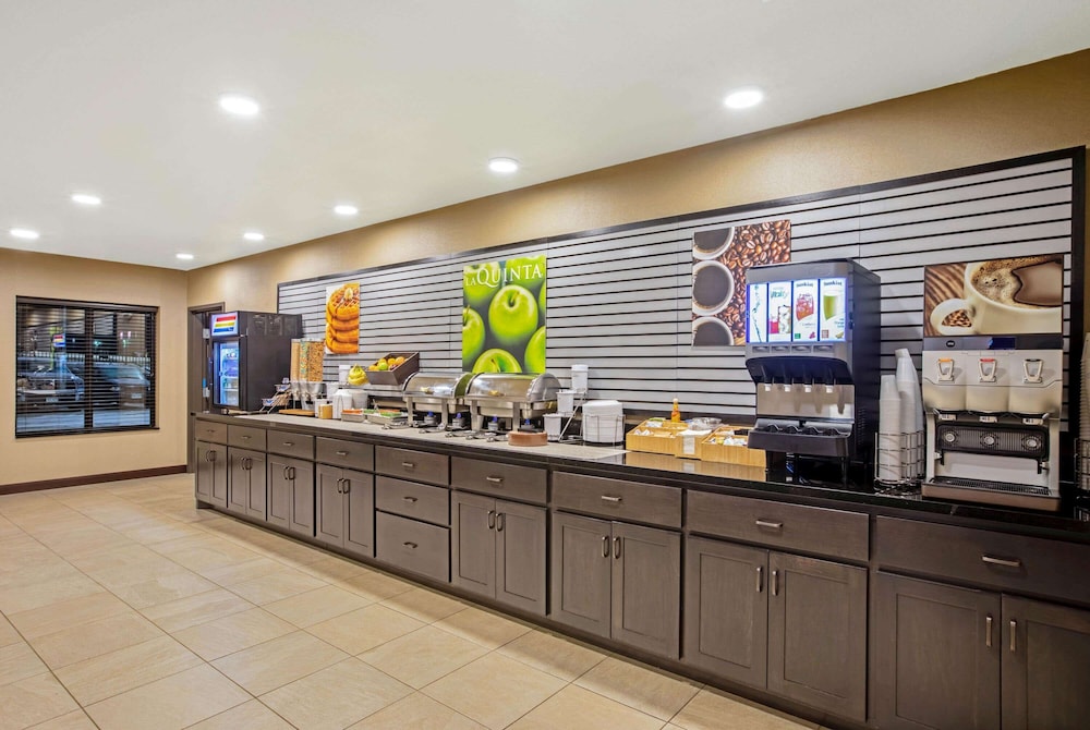 La Quinta Inn & Suites by Wyndham Gillette 10/47