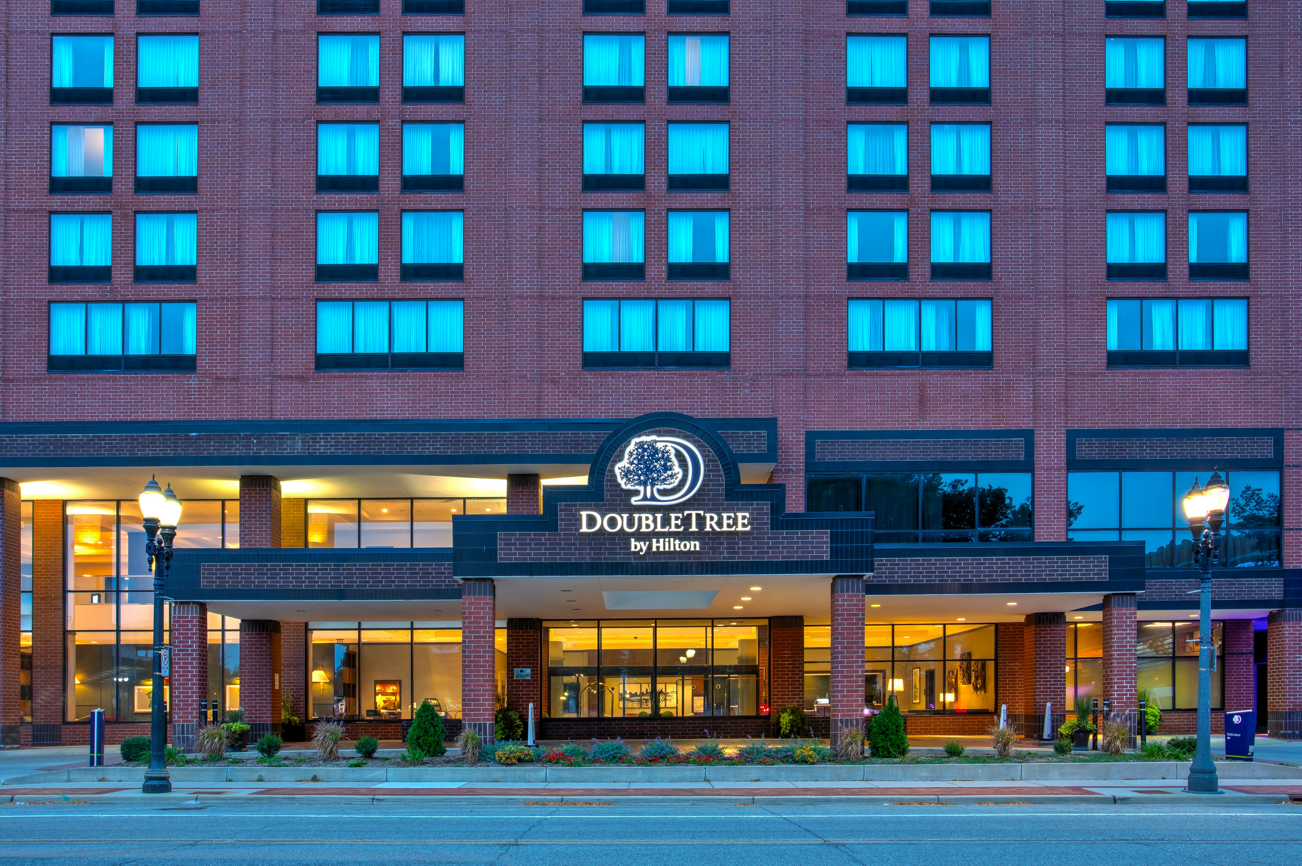 DoubleTree by Hilton Lansing, MI 1/32