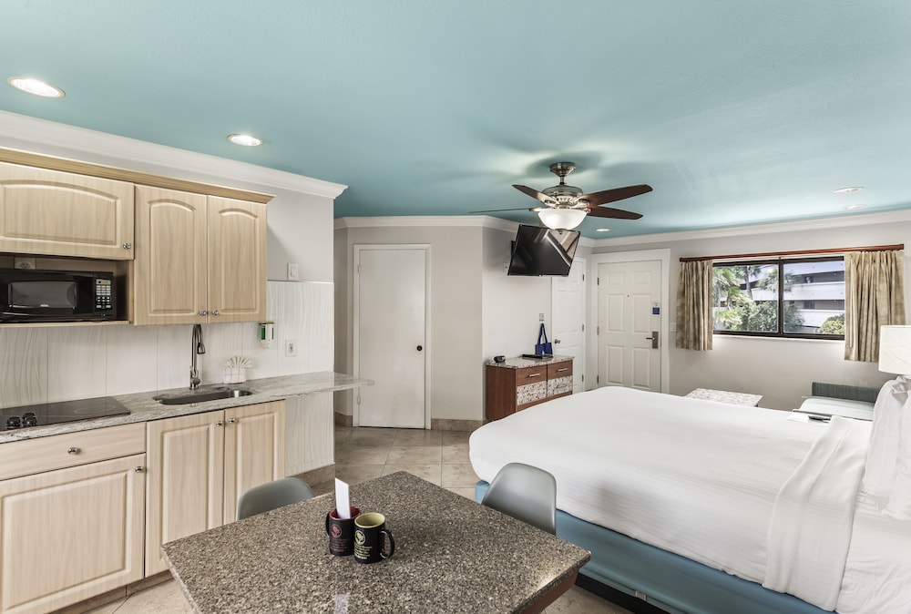 Plaza Beach Hotel Beachfront Resort 13/47