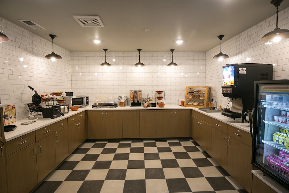 GrandStay Hotel & Suites Cannon Falls 4/40