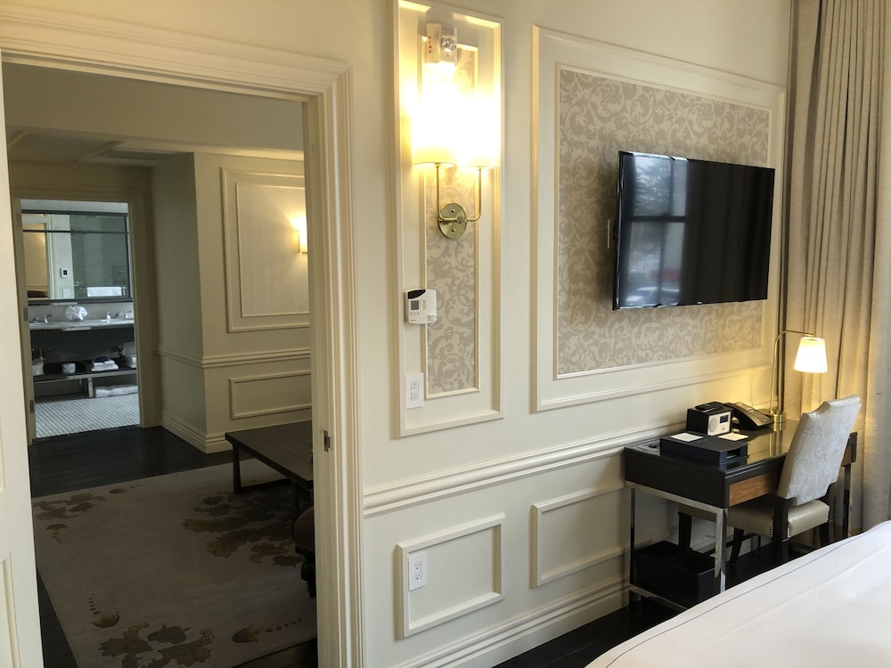 The Adelphi Hotel 24/75