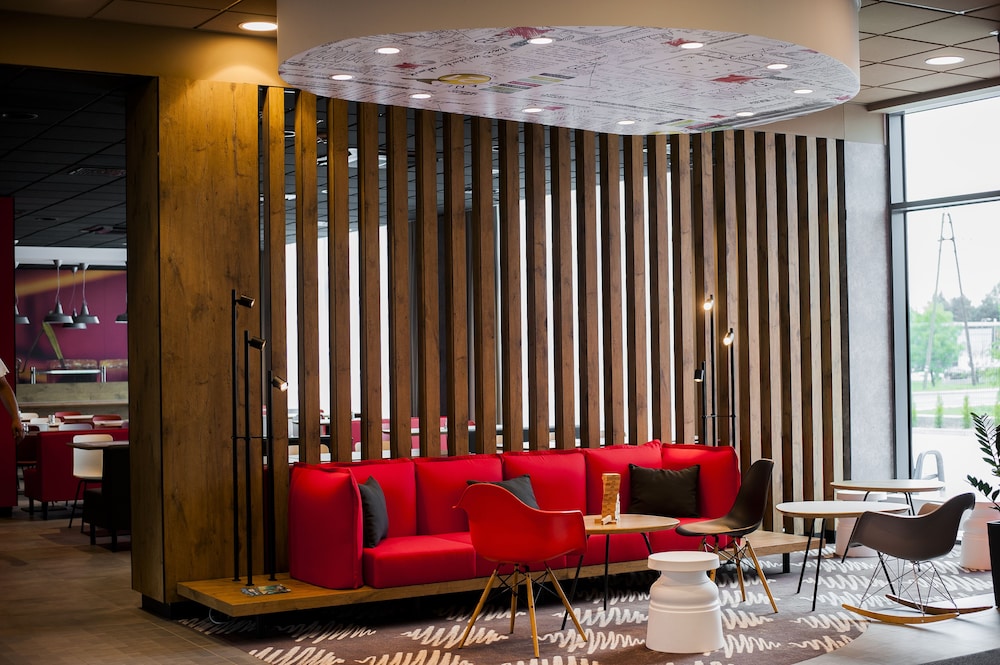 Ibis Poznan Polnoc 9/73