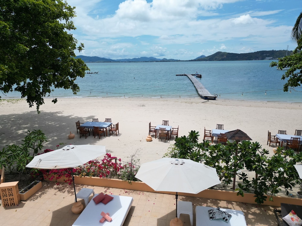 Cruiser Island Resort by Swiss-Belhotel 79/95