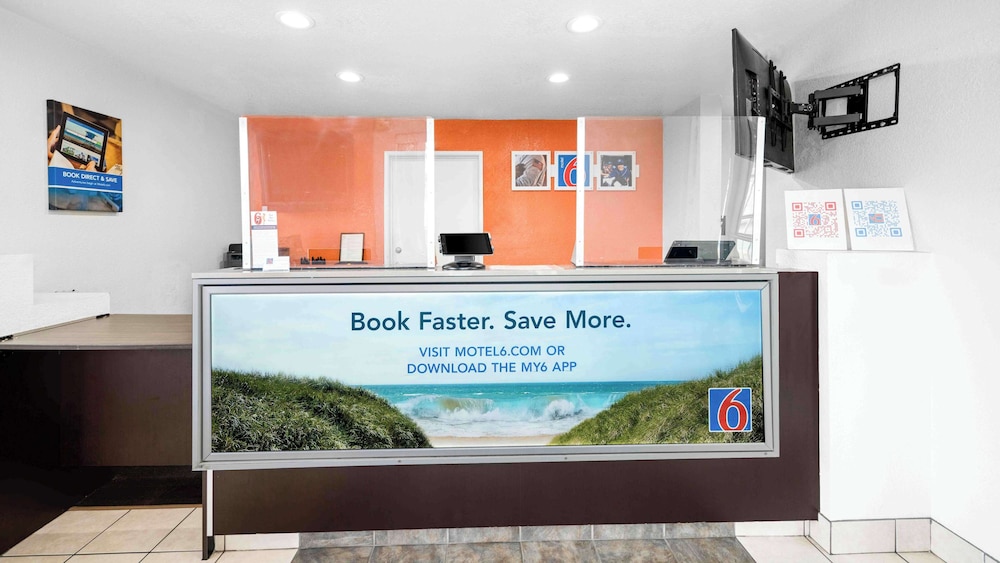 Motel6 Monterey, CA 17/57