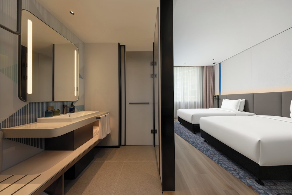 Holiday Inn Express Shanghai Jing An Xikang Road by IHG، شانغهاي 23/50