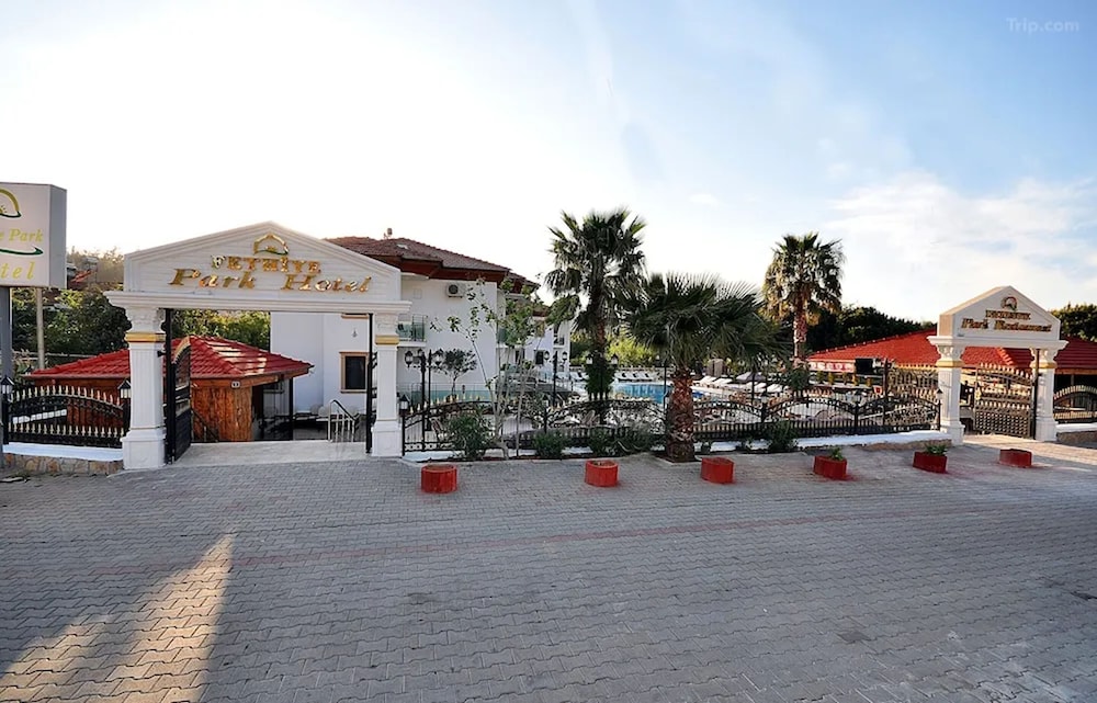 Qualia Park Hotel 35/50
