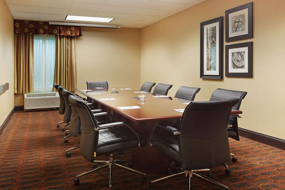 Hampton Inn Houston Near The Galleria 32/34