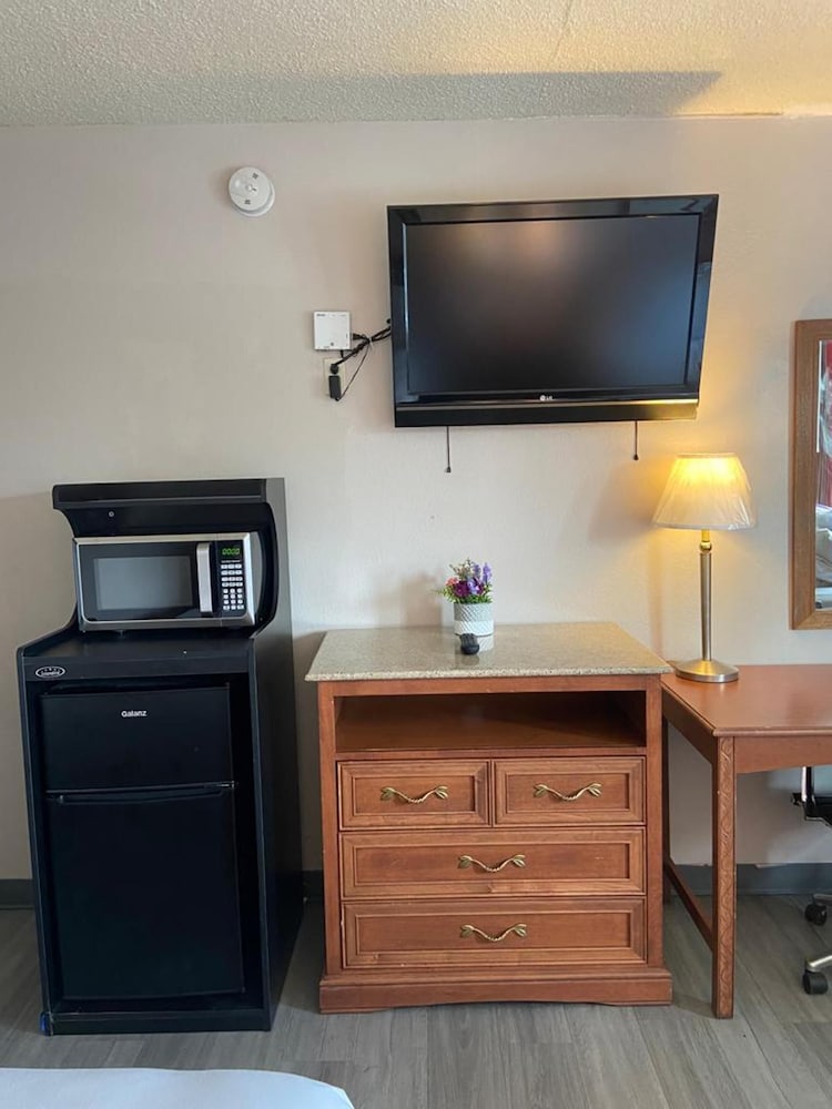 Days Inn by Wyndham Chico 4/40