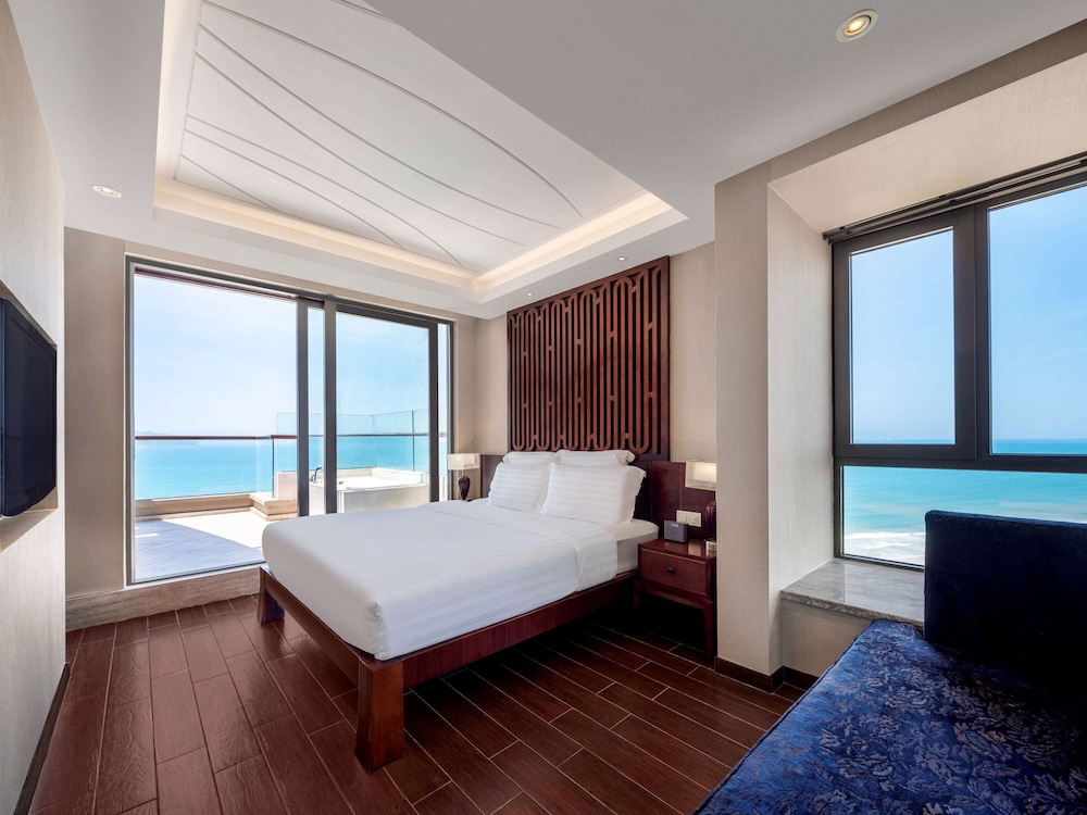 Pullman Oceanview Sanya Bay Resort and Spa 22/76