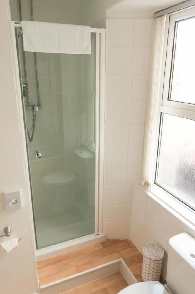 Strathallan Guest House 48/50