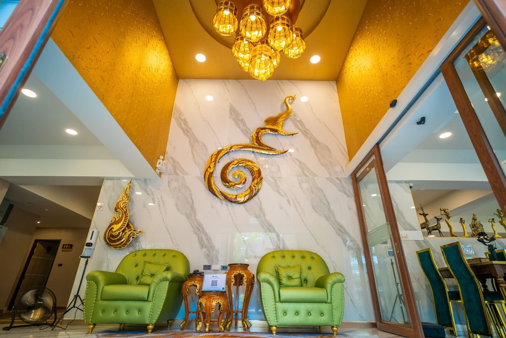 Siri Nakornpink Chiang Mai Hotel 10/75