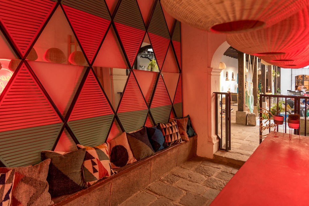 Adra Hostel 24/50