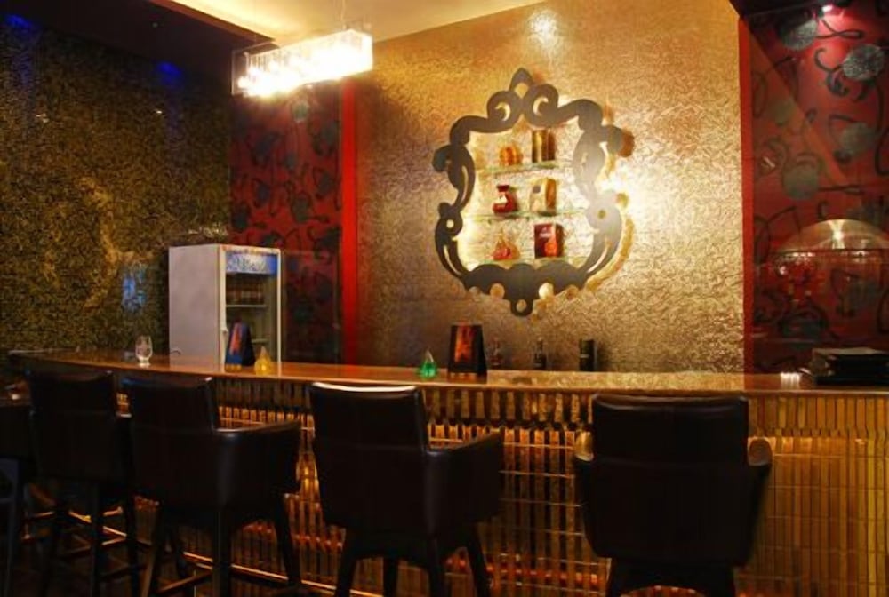 Noblesse Hotel 37/50