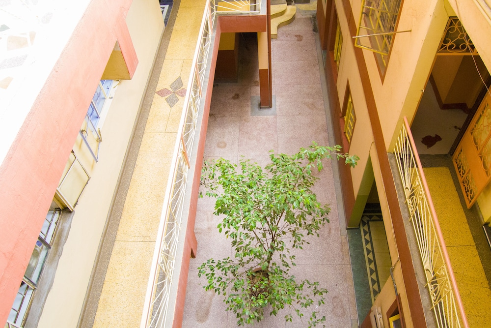 Mooreland Hotel Nairobi 30/37