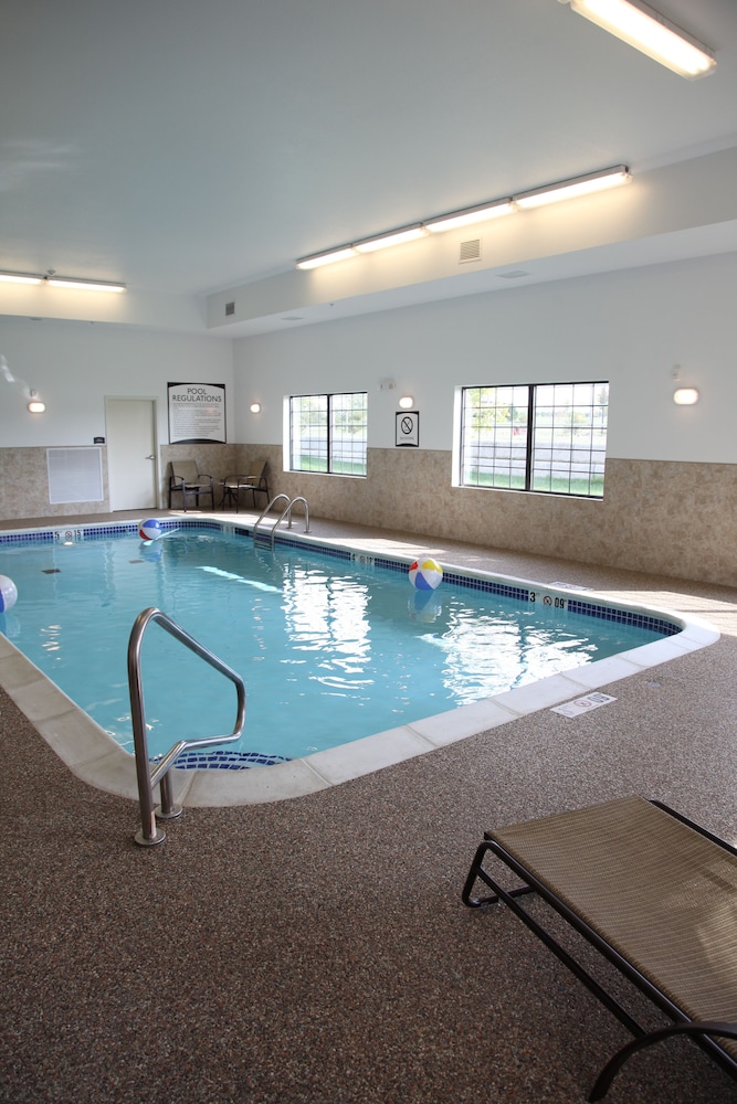 STAYBRIDGE SUITES LINCOLN NORTHEAST 26/59