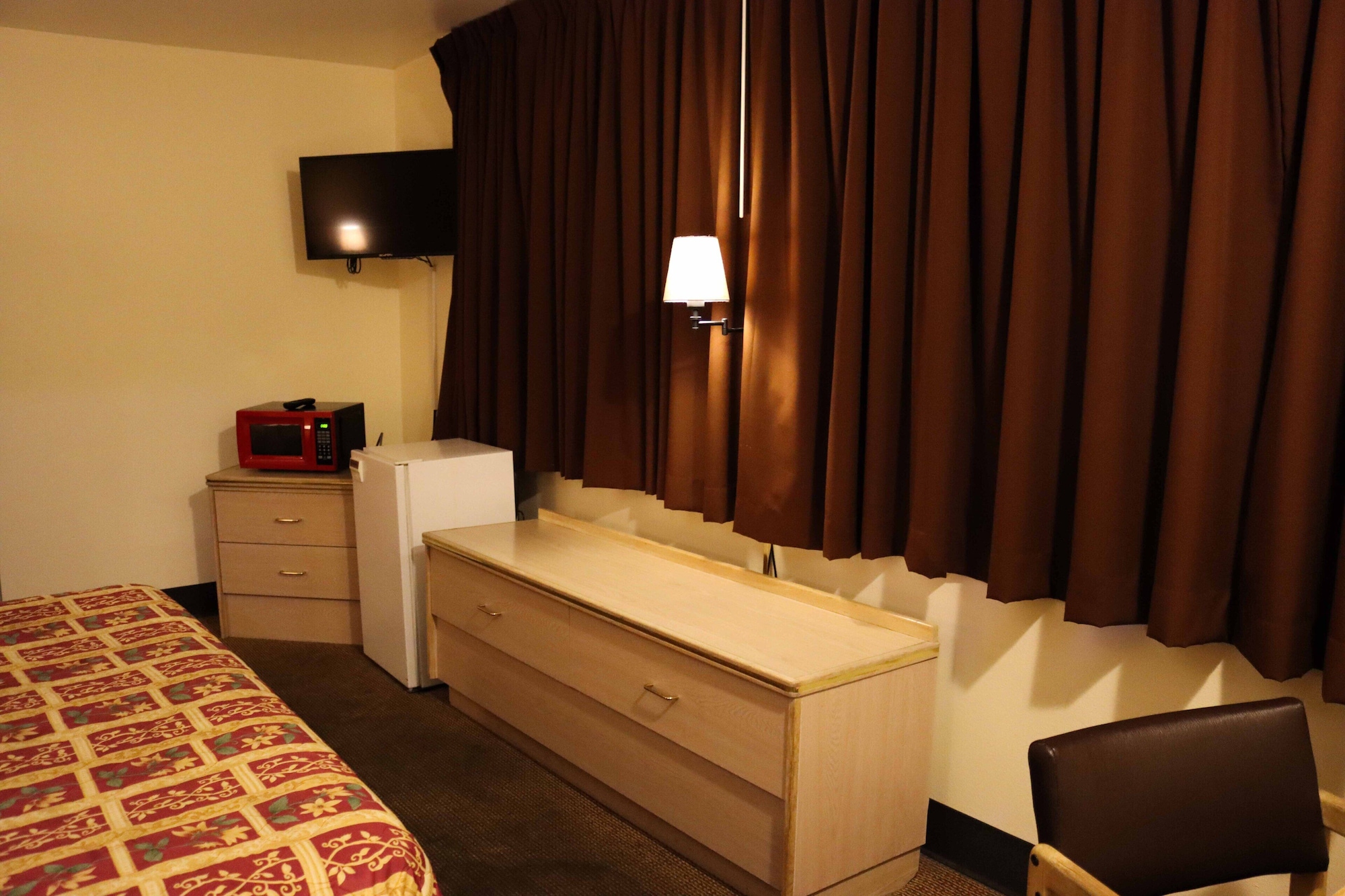 ROOM, KING BED