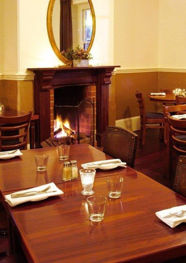 Rose & Crown Hotel 44/49
