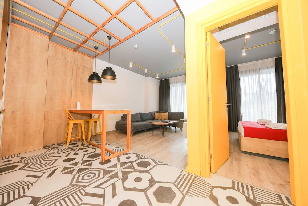 Coordinat Suites 11/65