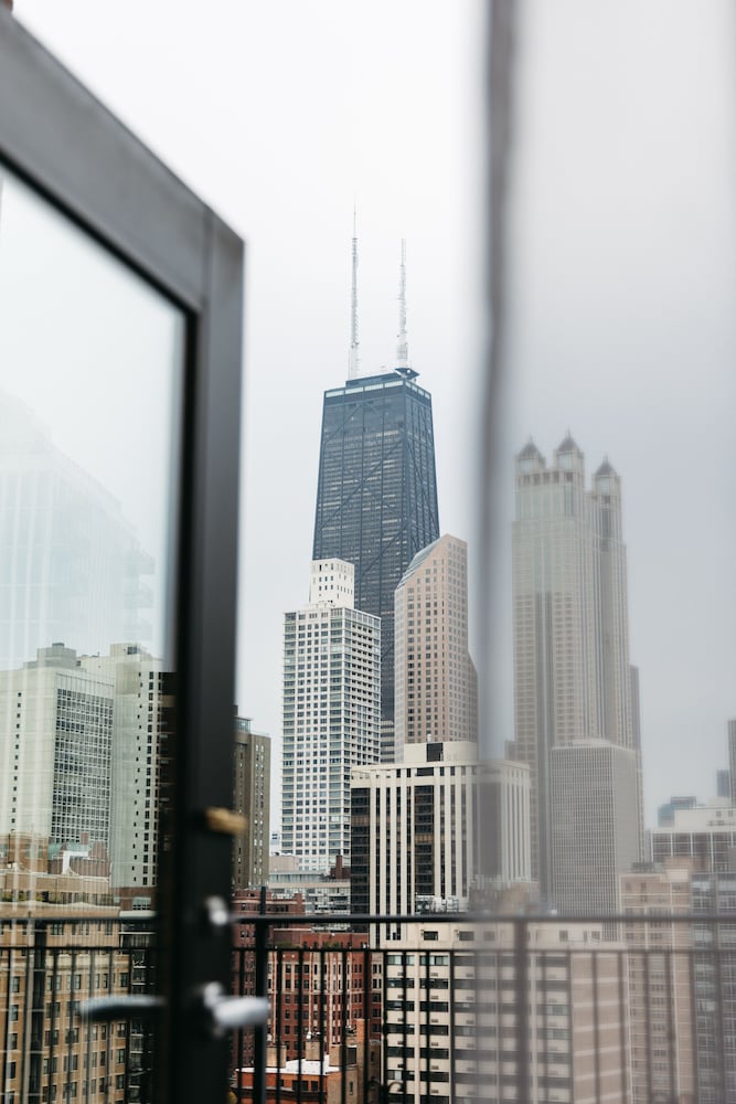 The Chicago Hotel Collection Ambassador Gold Coast 53/57