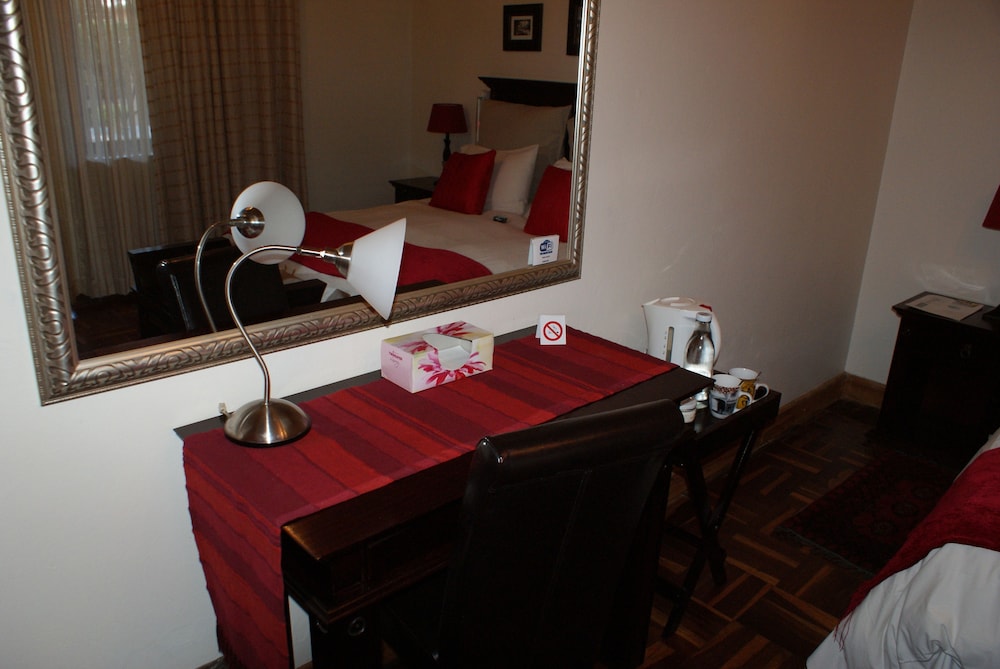 Hampton House - Guest House 38/50