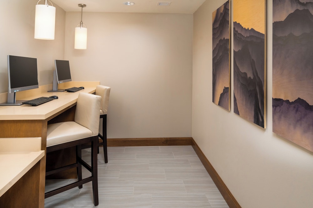 Staybridge Suites Coeur D Alene 38/44