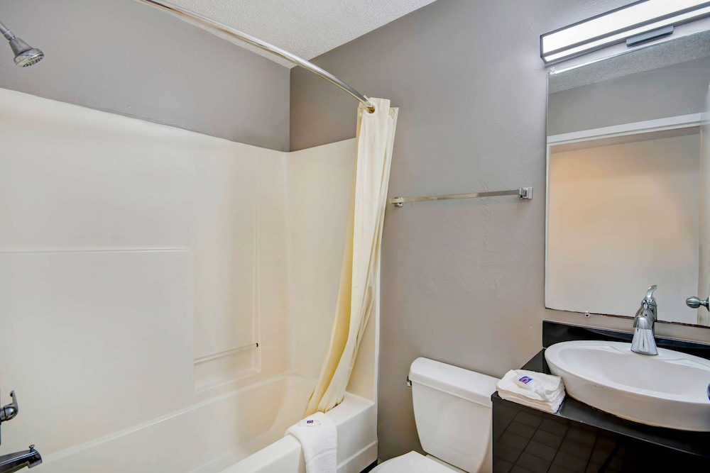 Studio 6 Extended Stay - Ocean Springs, MS 52/53